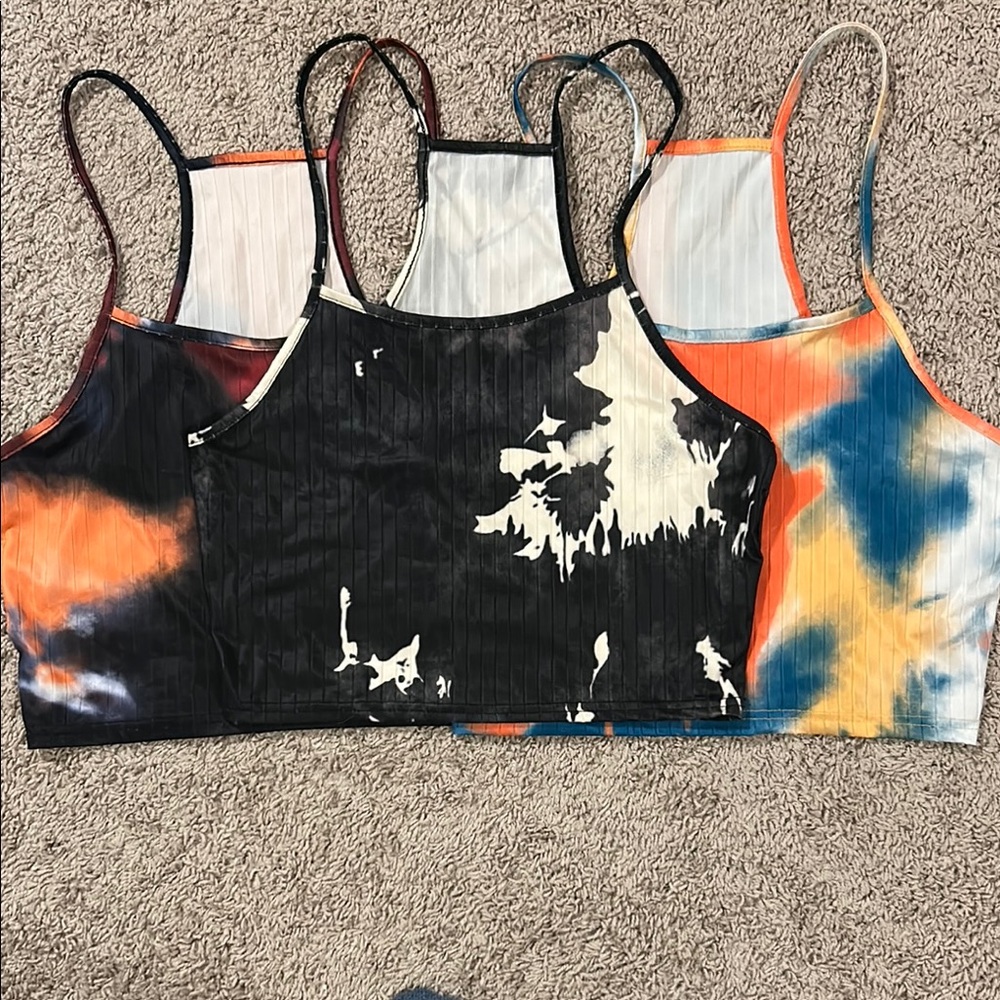 3 Women’s Size Large Crop Tank Tops No Sleeve Skinny Straps Brand New